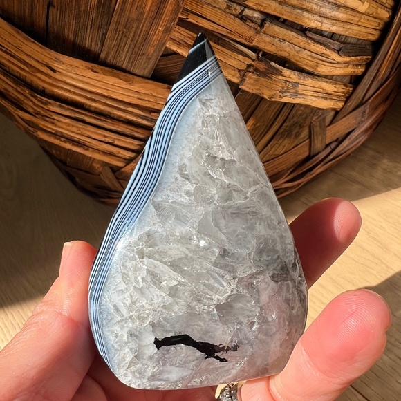 Black lace agate teardrop (a) | crystal - Picture 1 of 13